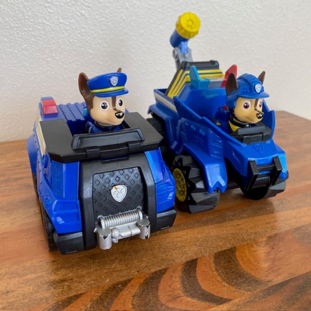 Paw Patrol Lot Chase Patrol Cruiser and Chase Deluxe Vehicle - Picture 2 of 7